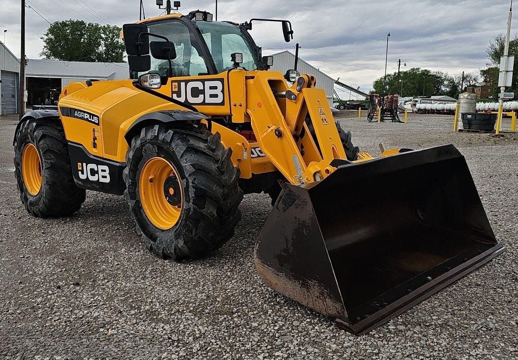 2023 JCB 542-70AG Telehandler listing photo — photo 1 of 19